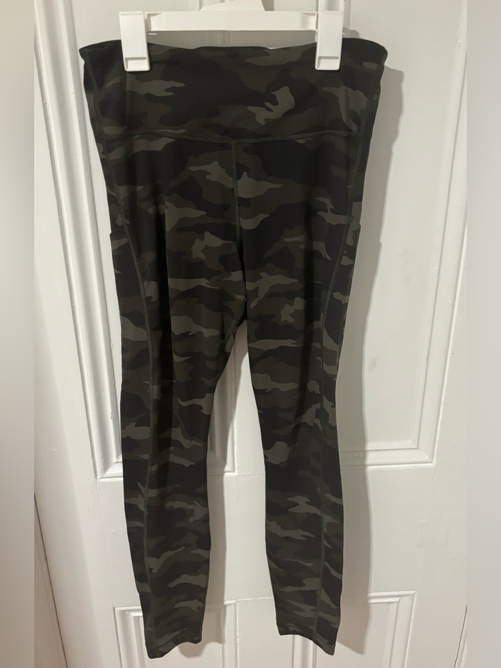 Athleta Women's Camo Leggings - Olive Green Camo